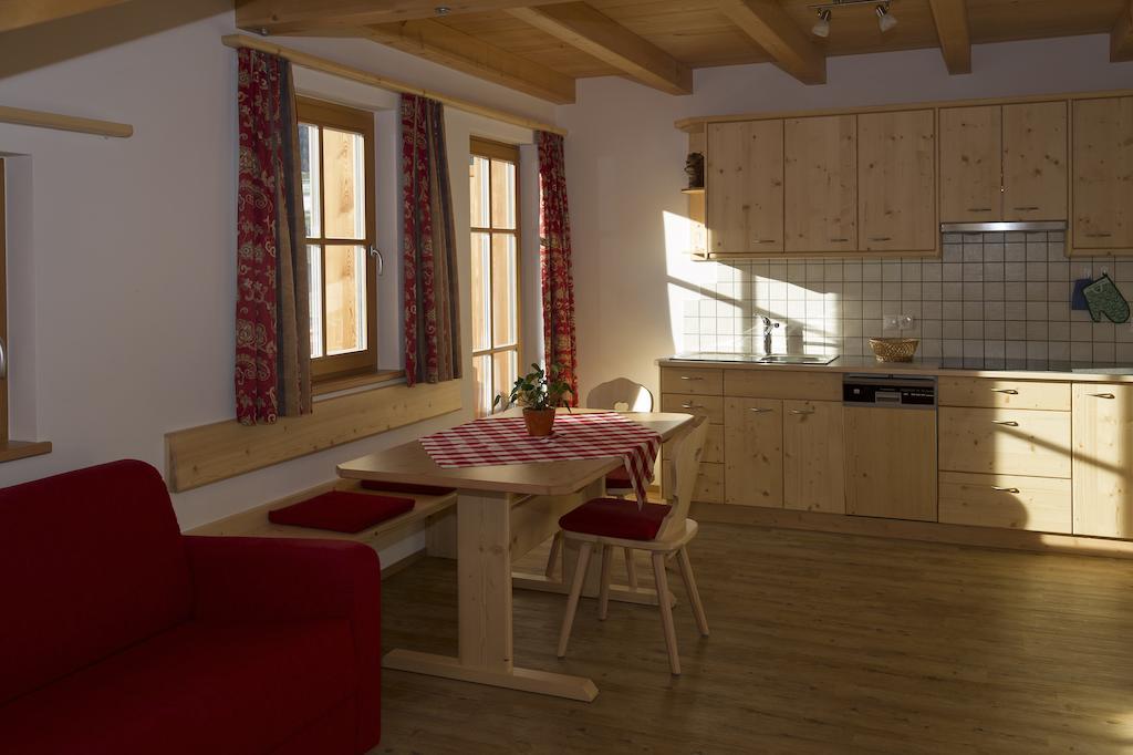 Appartments Jagerhof Braies  Habitación foto