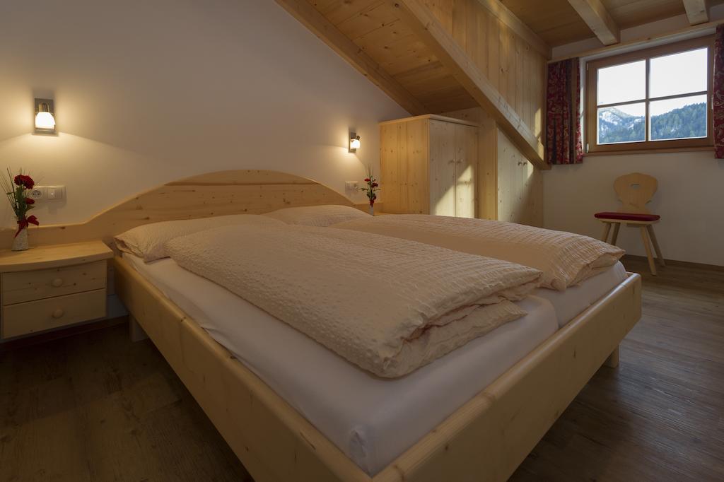Appartments Jagerhof Braies  Habitación foto